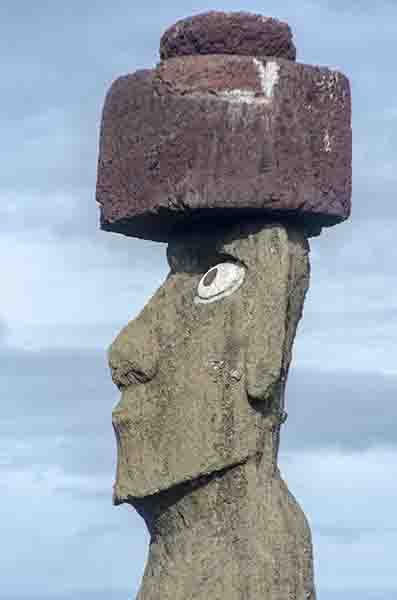 151 - Chile - isla de Rapa Nui o Pascua - Tahai - Ahu Ko Te Riku